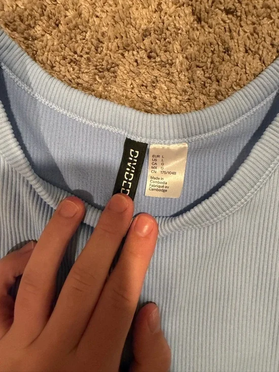 H&M Baby Blue Ribbed Cropped Tank - Picture 2 of 2